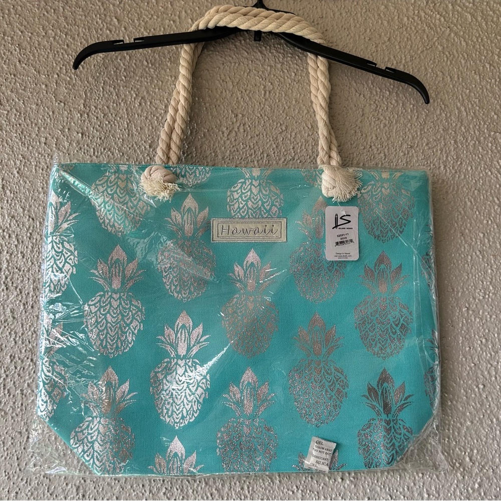 Hawaiian tote turquoise blue canvas bag with sliver pineapple print NWT